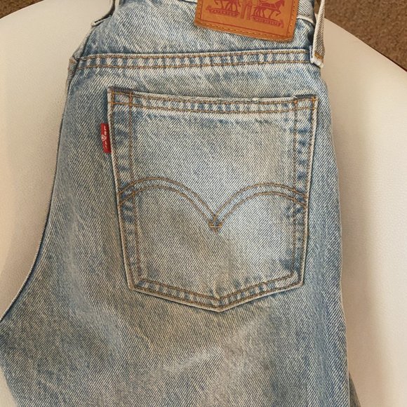 Levi's Wedgie Fit Jeans in Desert Delta size 24 - Picture 6 of 8
